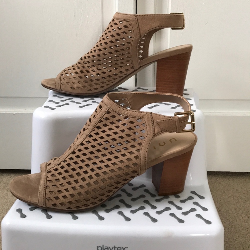 Price firm UNISA Tan Chunky Boho Heels Size 10